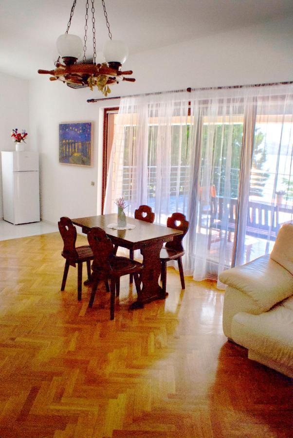 Ribarica**** Guest house
