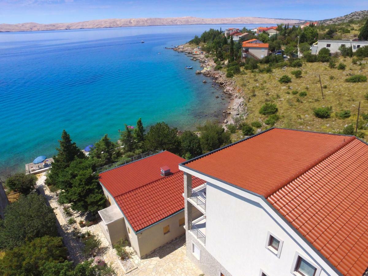 Ribarica**** Guest house Karlobag